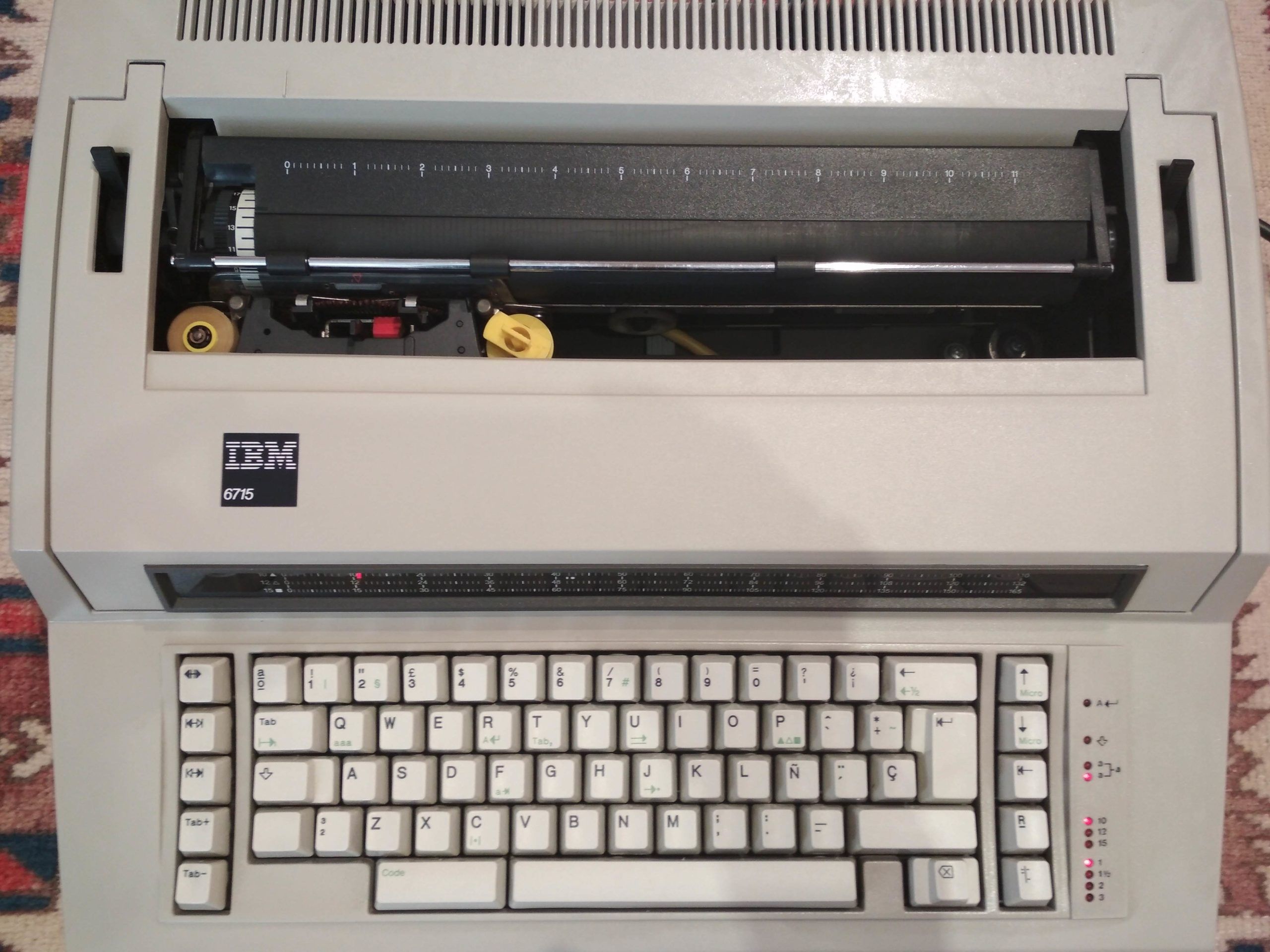 IBM 7615 idazmakina elektrikoa salgai irudia - iragarkilaburrak.eus