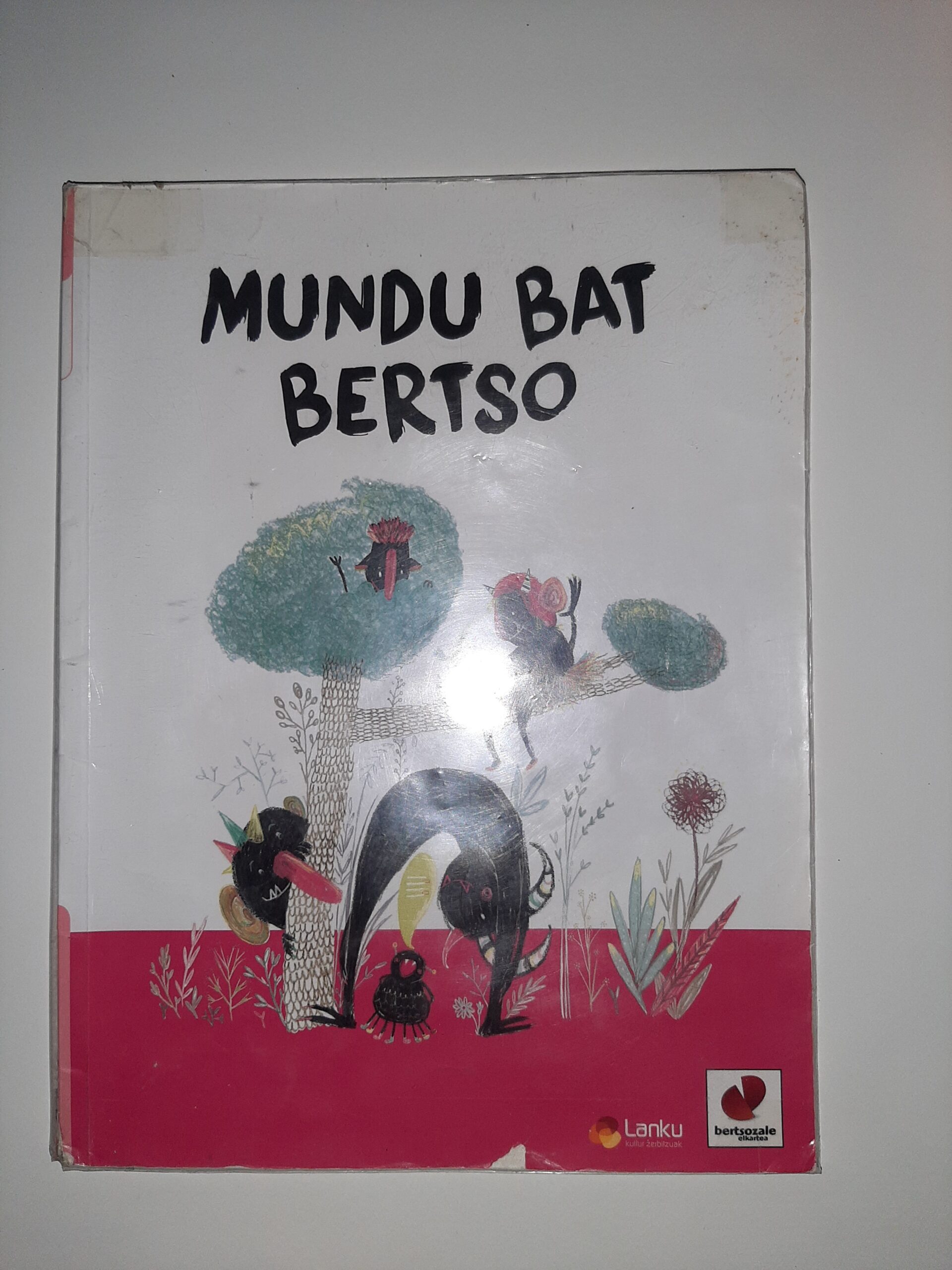MUNDU BAT BERTSO (BERTSOZALE ELKARTEA) irudia - iragarkilaburrak.eus