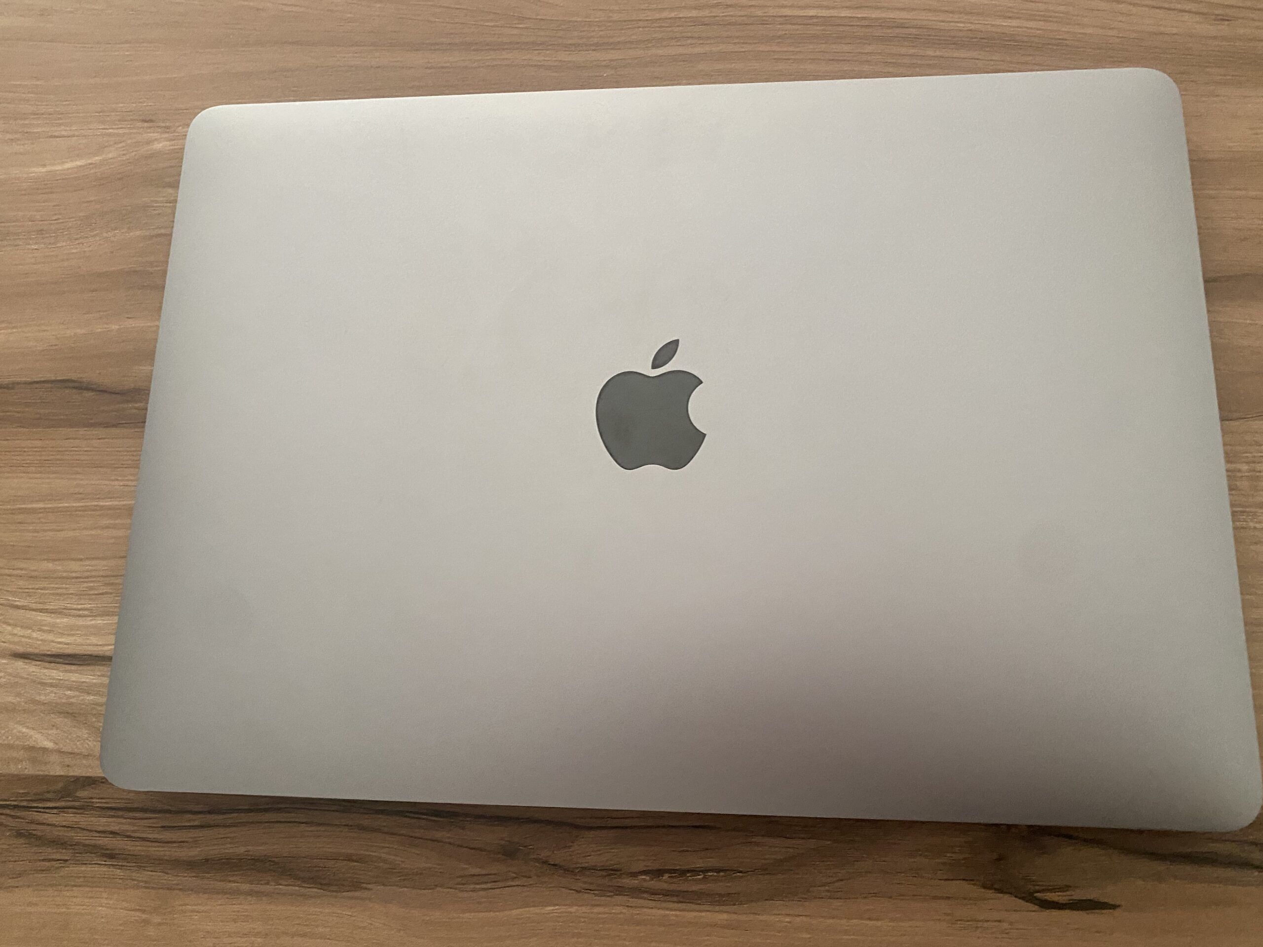 Macbook Air 13.3 (2020) irudia - iragarkilaburrak.eus