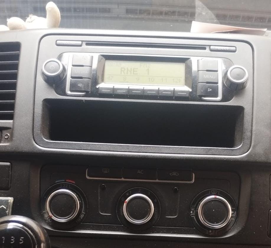 CD WOLSWAGEN TRANSPORTER T5 IRRATIA/ERREPRODUZIGAILUA irudia - iragarkilaburrak.eus